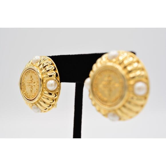 Givenchy Vintage Coin Clip On Earrings Logo Gold Chunky Pearl Signed 1980s BinAG - Picture 3 of 12